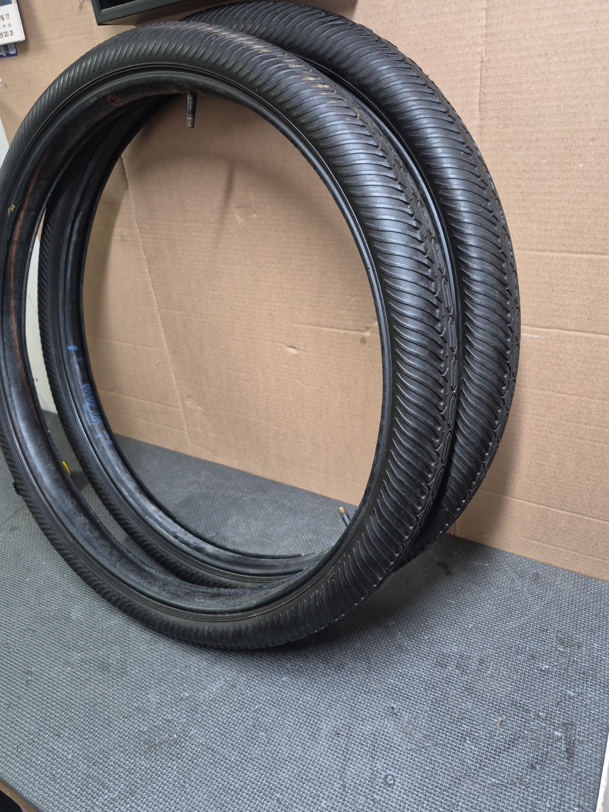 2 Vintage 1940s Pharis Rubber 26\
