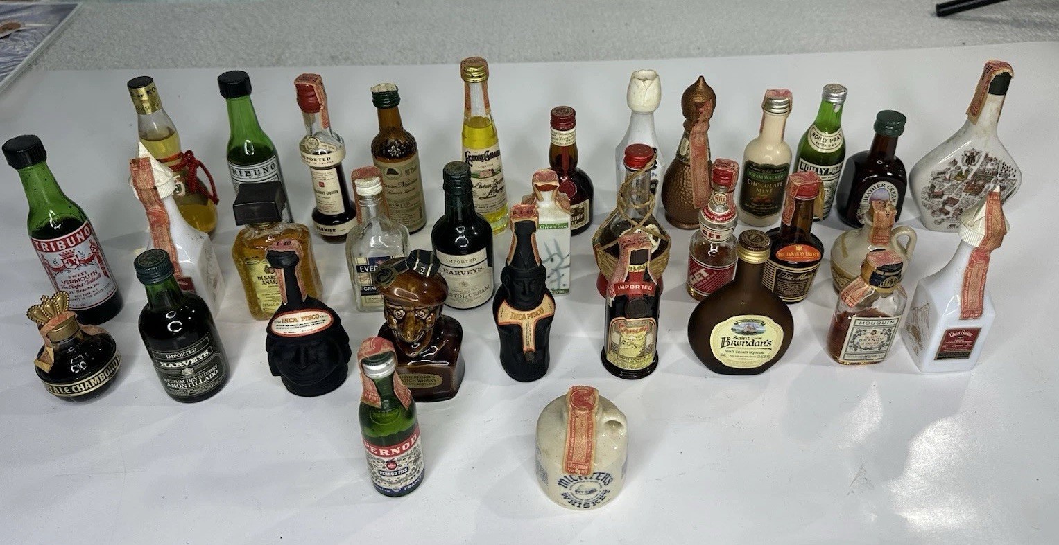 LOT OF 34 VINTAGE MINI LIQUOR BOTTLES TAX STAMP RARE