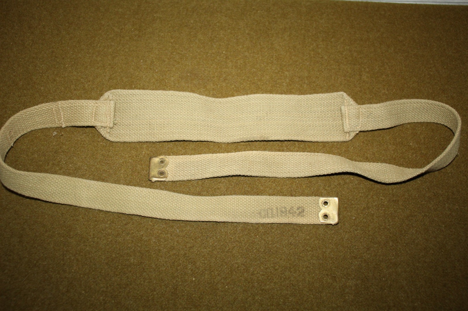Original WW2 British Army P37 Khaki Canvas Pack Carrying Strap, 1942 dated