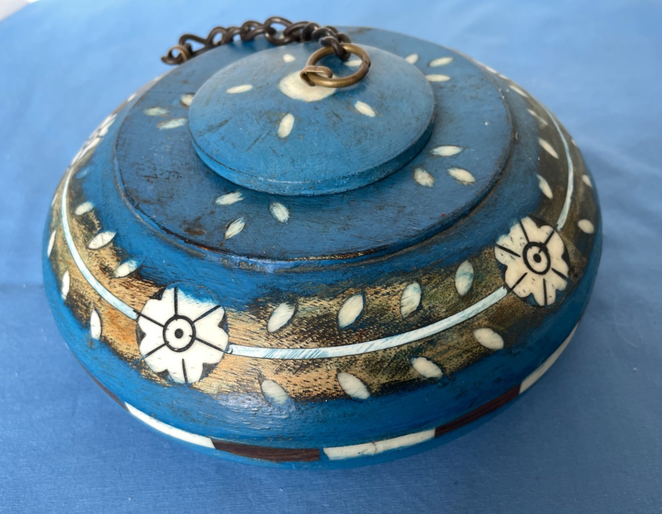 Vintage Wooden Disc Shaped Blue White Floral Handpainted Tobacco Powder Box