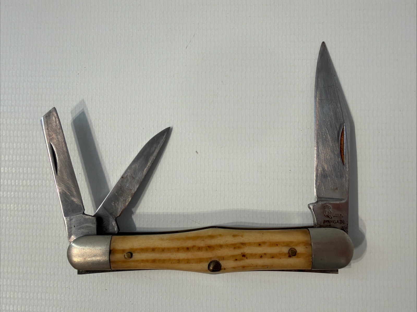 Vintage Queen Cutlery 48 Swell Center Splitback Whittler Knife Jigged Bone USA 