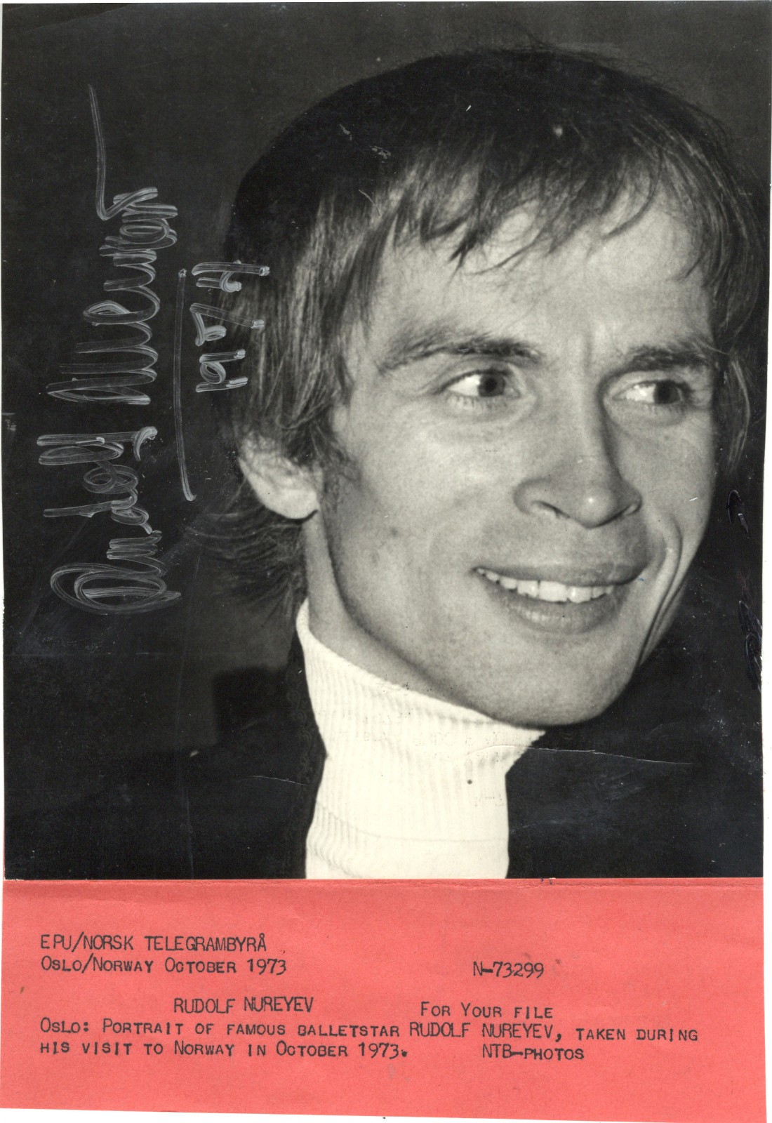 SOVIET-RUSSIAN BALLET SUPER STAR DANCER RUDOLF NUREYEV, SIGNED VINTAGE PHOTO 6X8