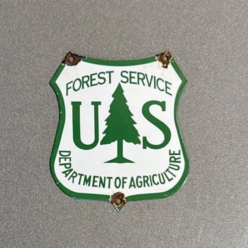 VINTAGE US FOREST SMOKEY BEAR BADGE PORCELAIN SIGN CAR GAS MOTORCYCLE OIL TRUCK