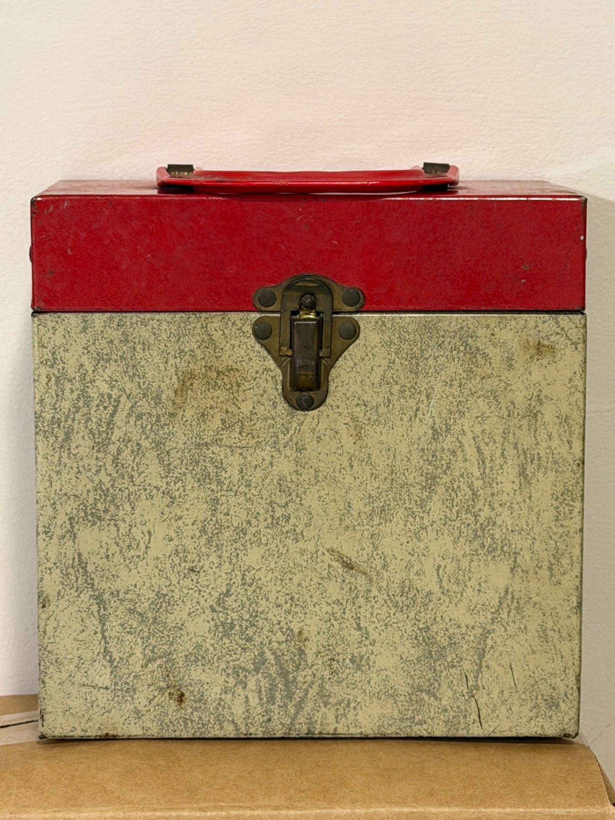 Vintage 45rpm Record Tote Steel Metal Box - 7.25\