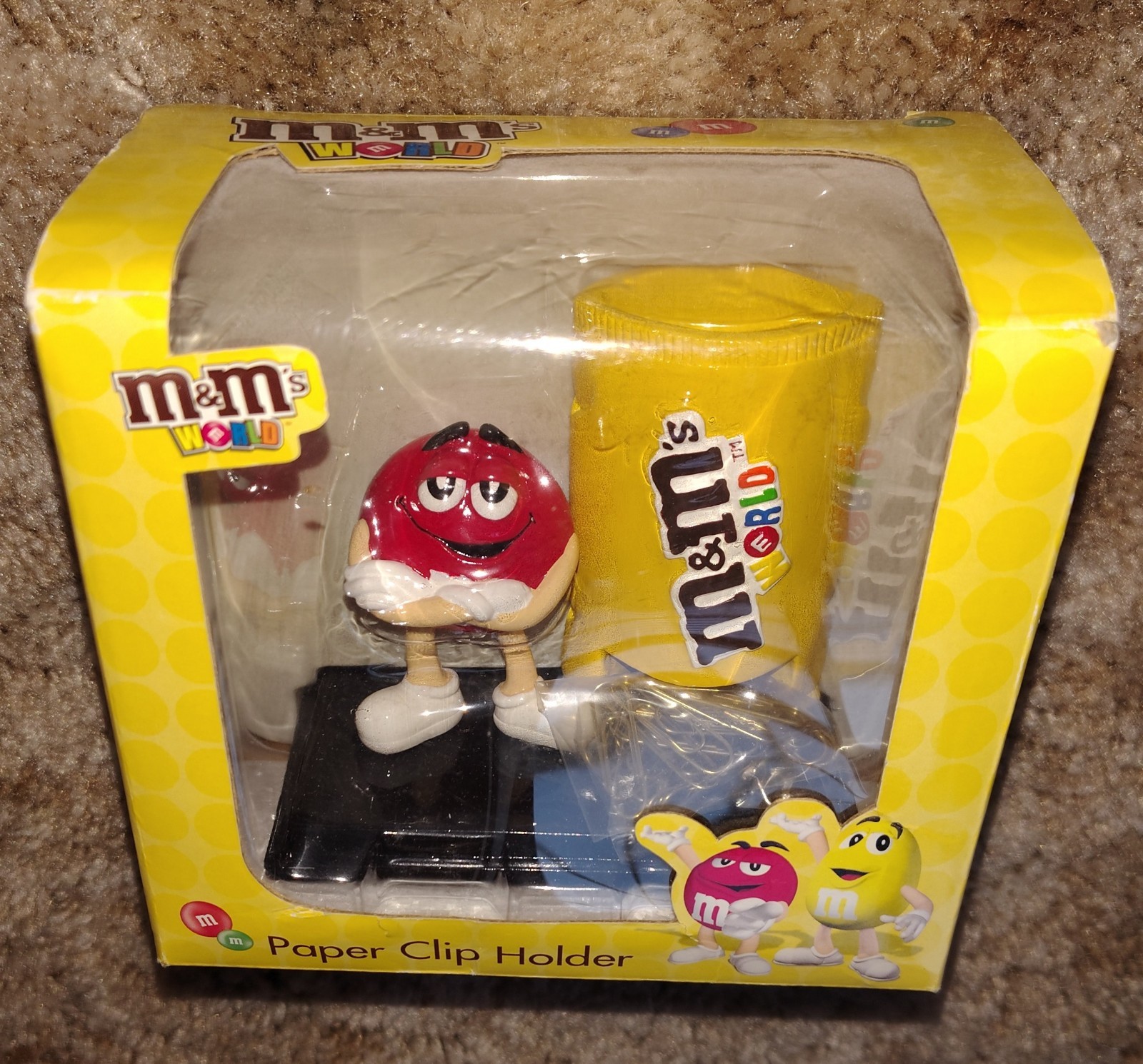 Vintage 2005 M & M's World Paper Clip Holder Desk Statue Red Store Souvenir M&Ms