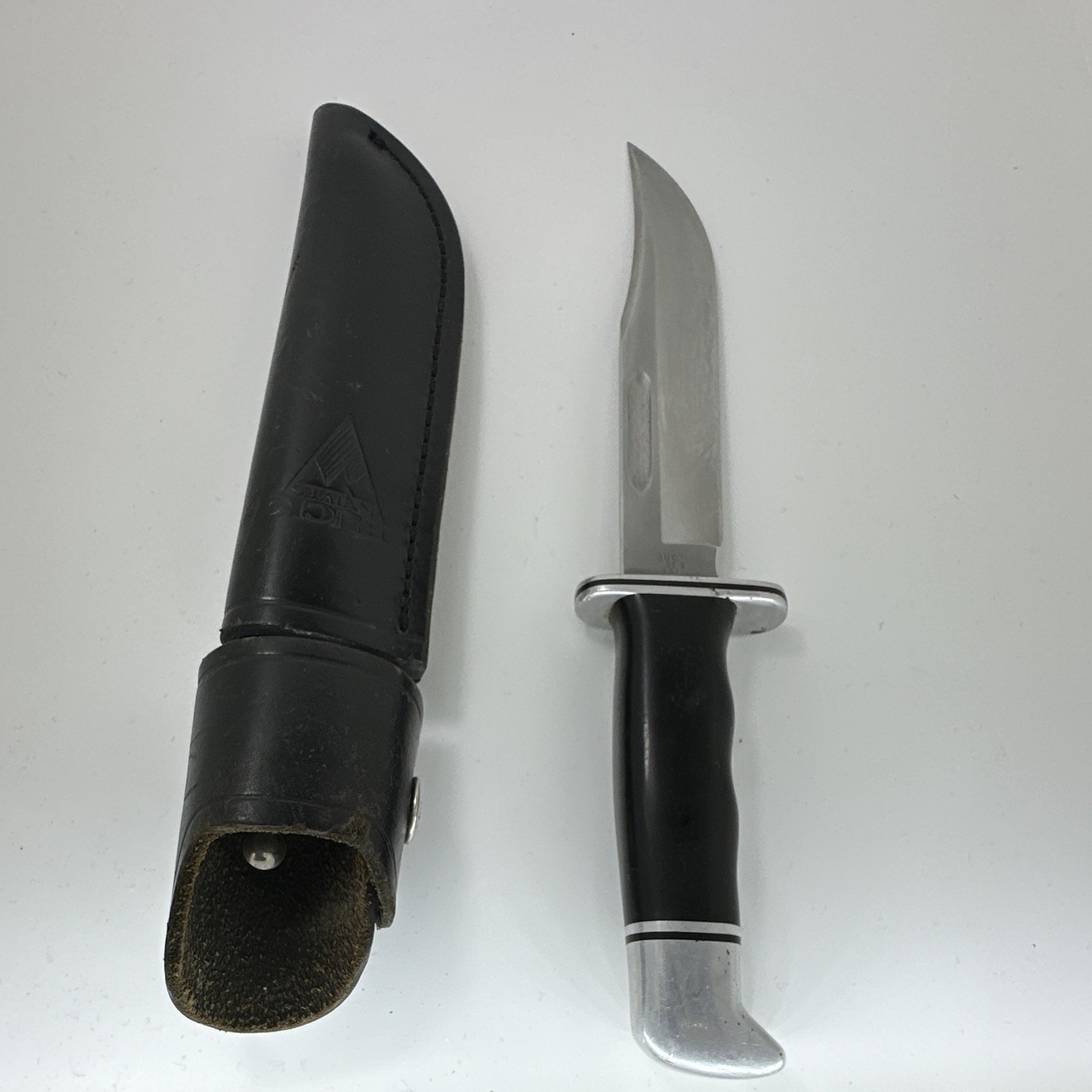 Buck 119 Hunting Knife W/ leather Sheath