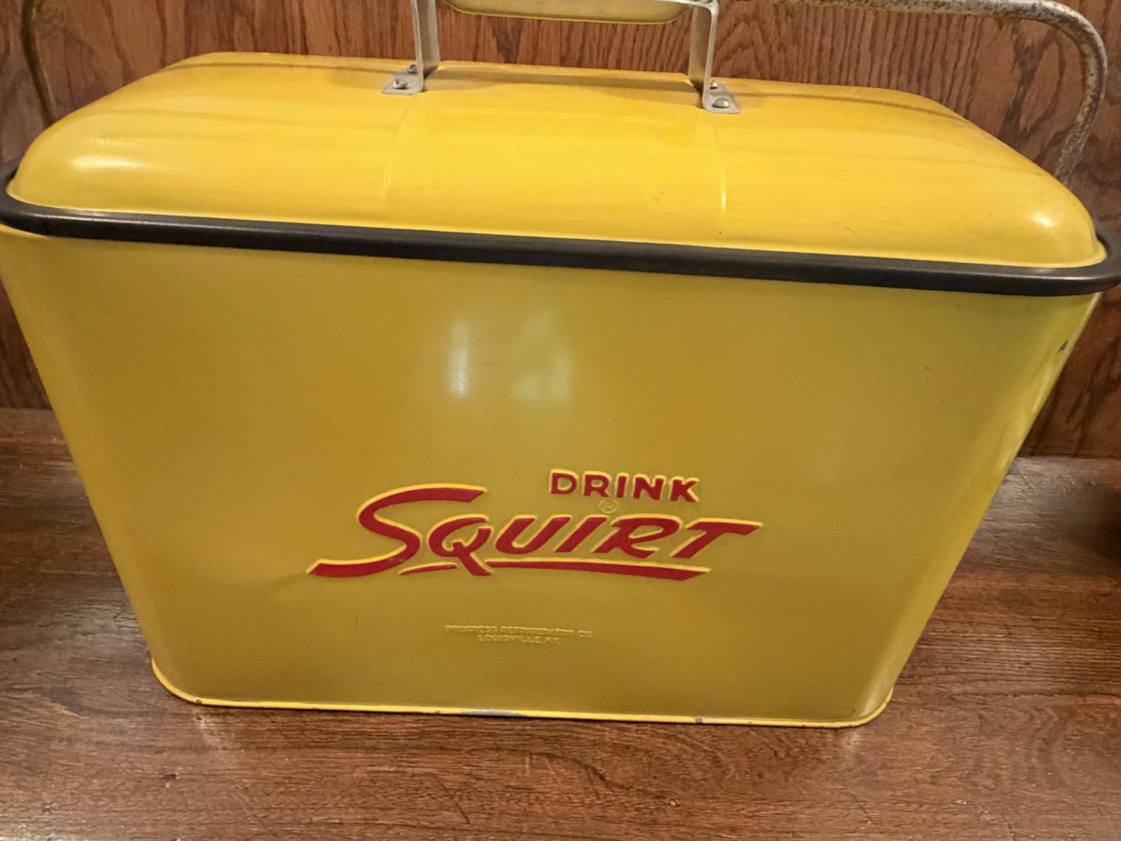 RARE VINTAGE 1950\'S METAL DRINK SQUIRT SODA COOLER ICE CHEST SIGN WITH TRAY NICE