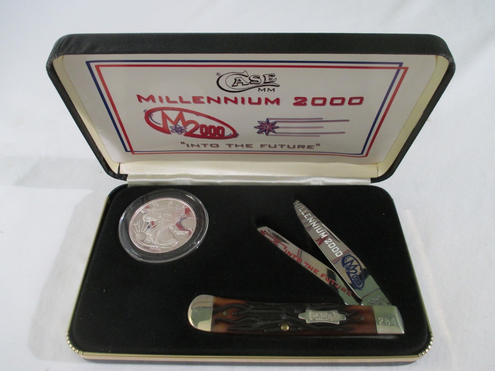 Case XX Collectors 2000 Millennium Set Pocket Knife with Coin, Into the Future