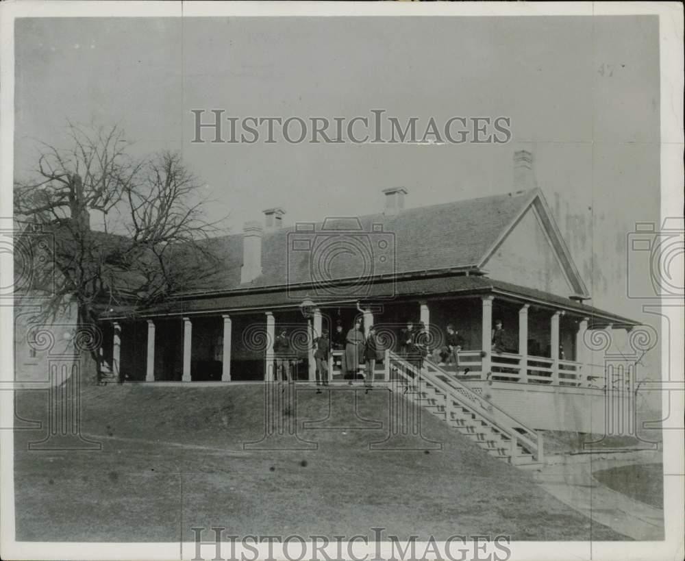 Press Photo First Capitol at Fort Leavenworth - lra48760