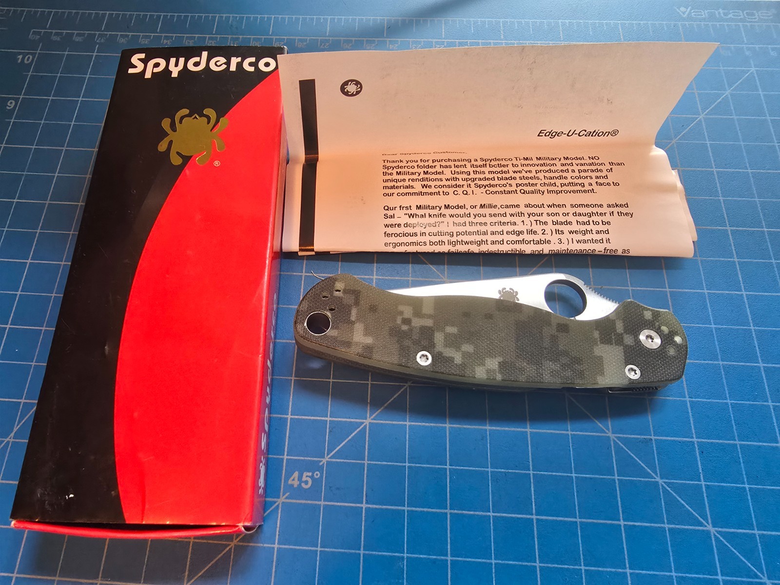 Spyderco Para Military 2 Camo Knife with 3.42\