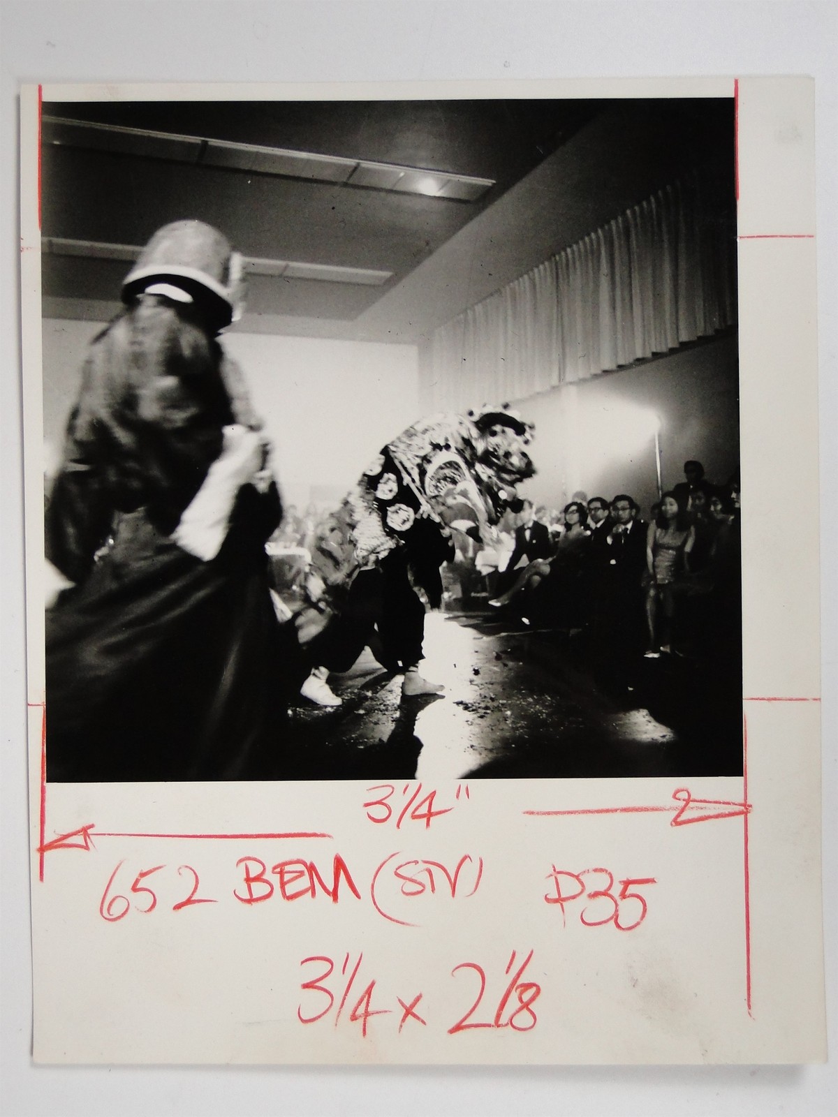 Chinese Lion Dragon Dance Performance Festival Audience 1968 VTG Press Photo