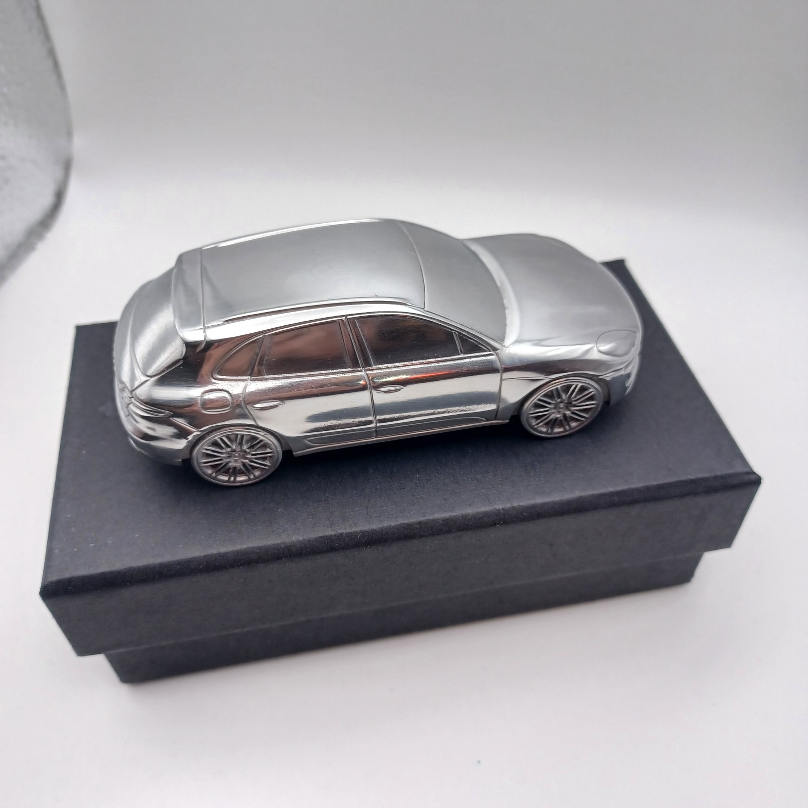 Porsche Macan Turbo Paperweight Metal Silver Limited Edition 1:43 Model
