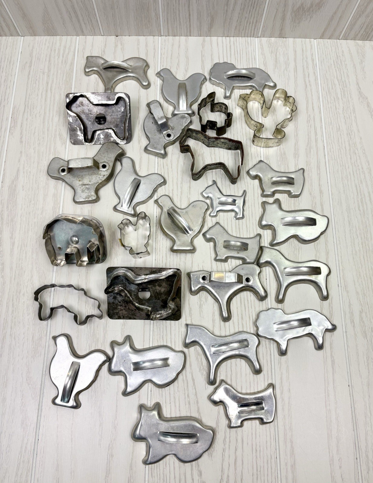 LOT  25 Antique Vintage Cookie Cutters Animals Chicken Dog Horse Duck Pig