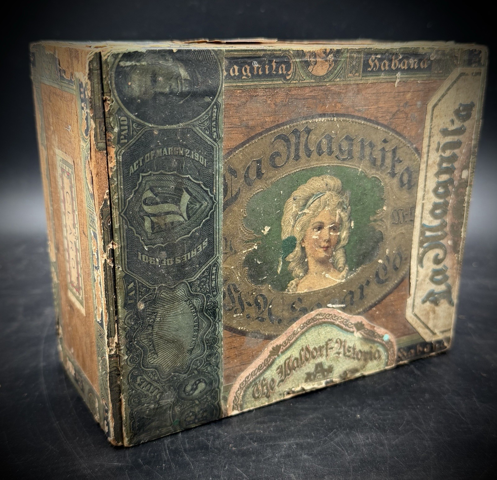 Antique La Magnita Empty Cigar Box Waldorf Astoria Series 1901 Tax Stamp