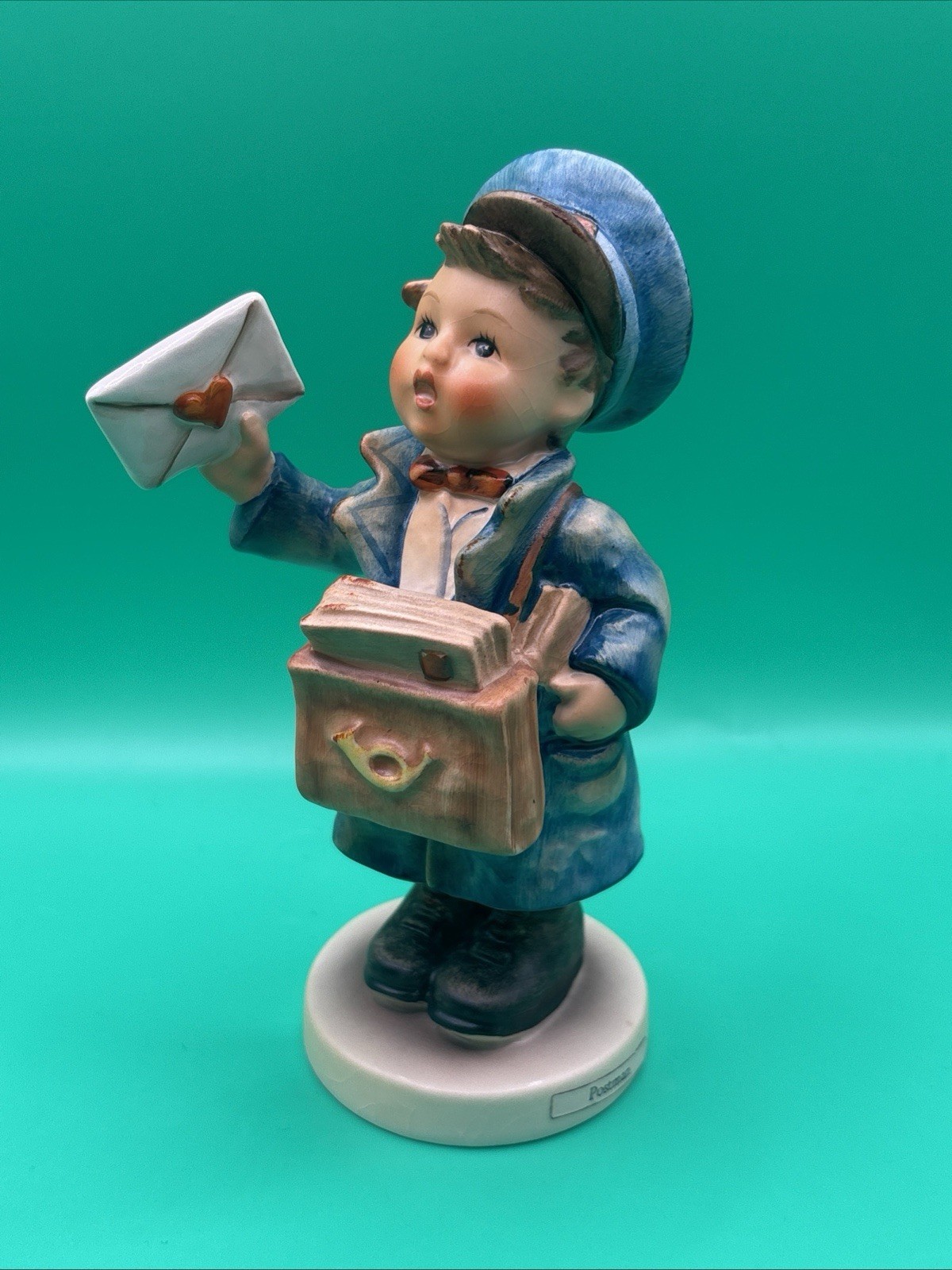 Beautiful Vintage Goebel M.I. Hummel “Postman” HUM#119 TMK5 5-1/2\