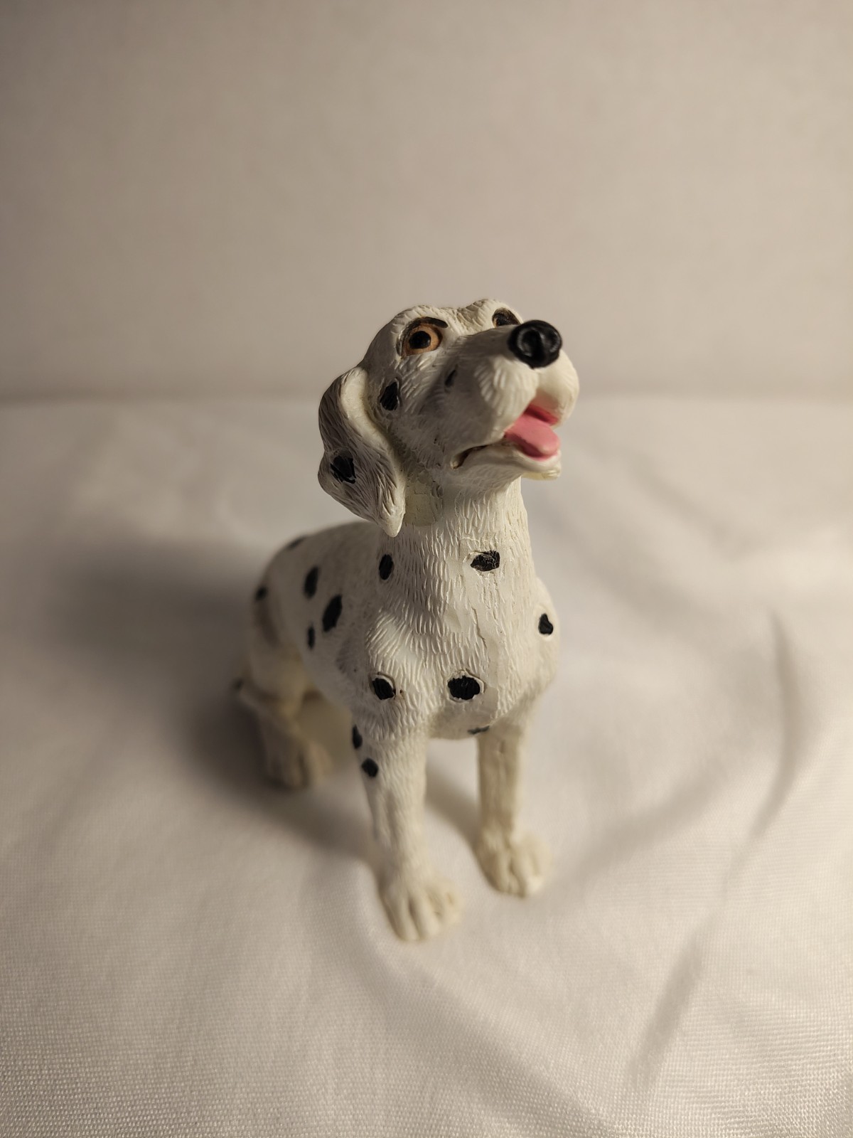 DALMATIAN DOG FIGURINE SITTING 3.75\