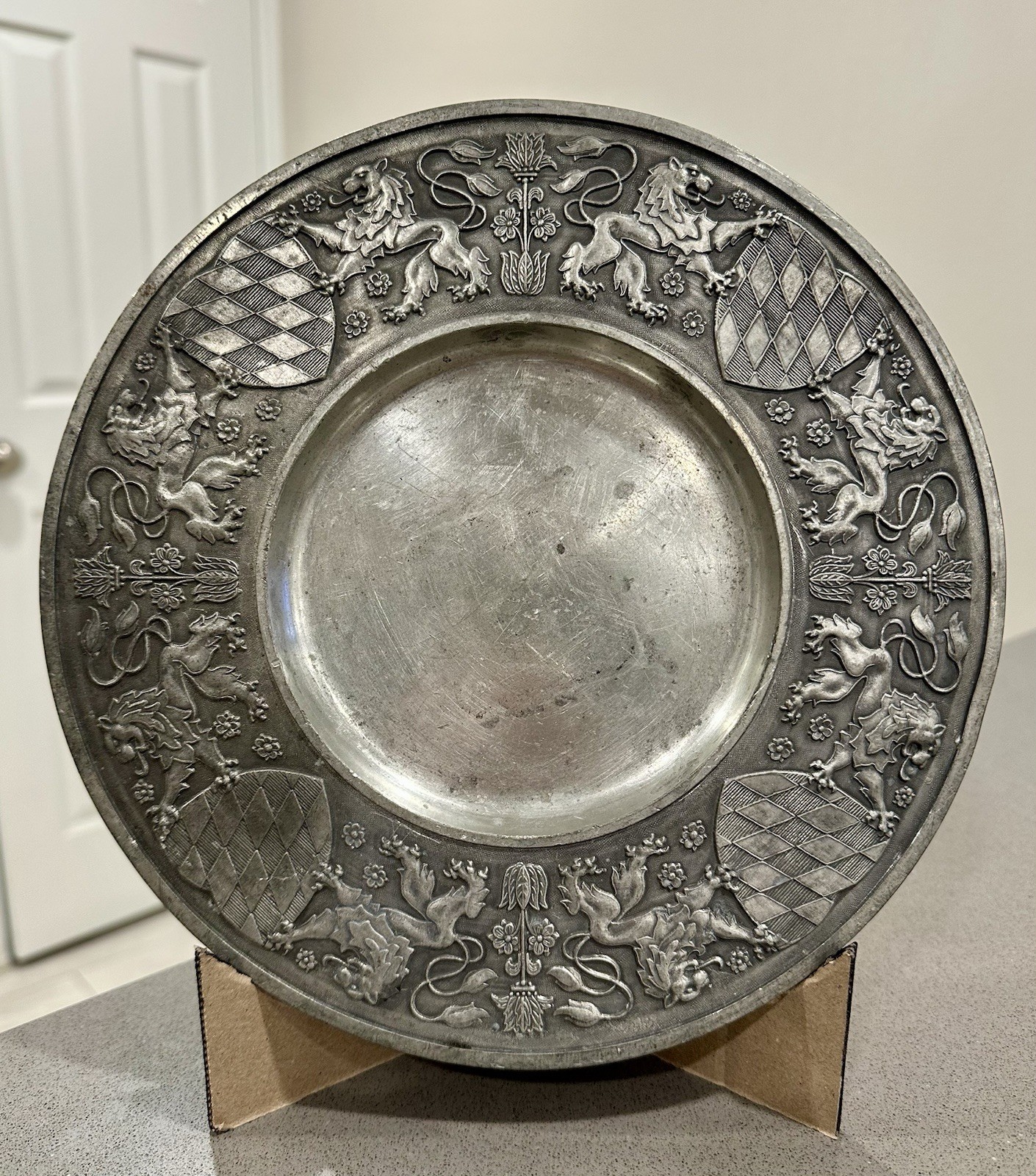 Vintage ASN Anton Schreiner German Pewter Plate Bavarian Lions Shields 10”