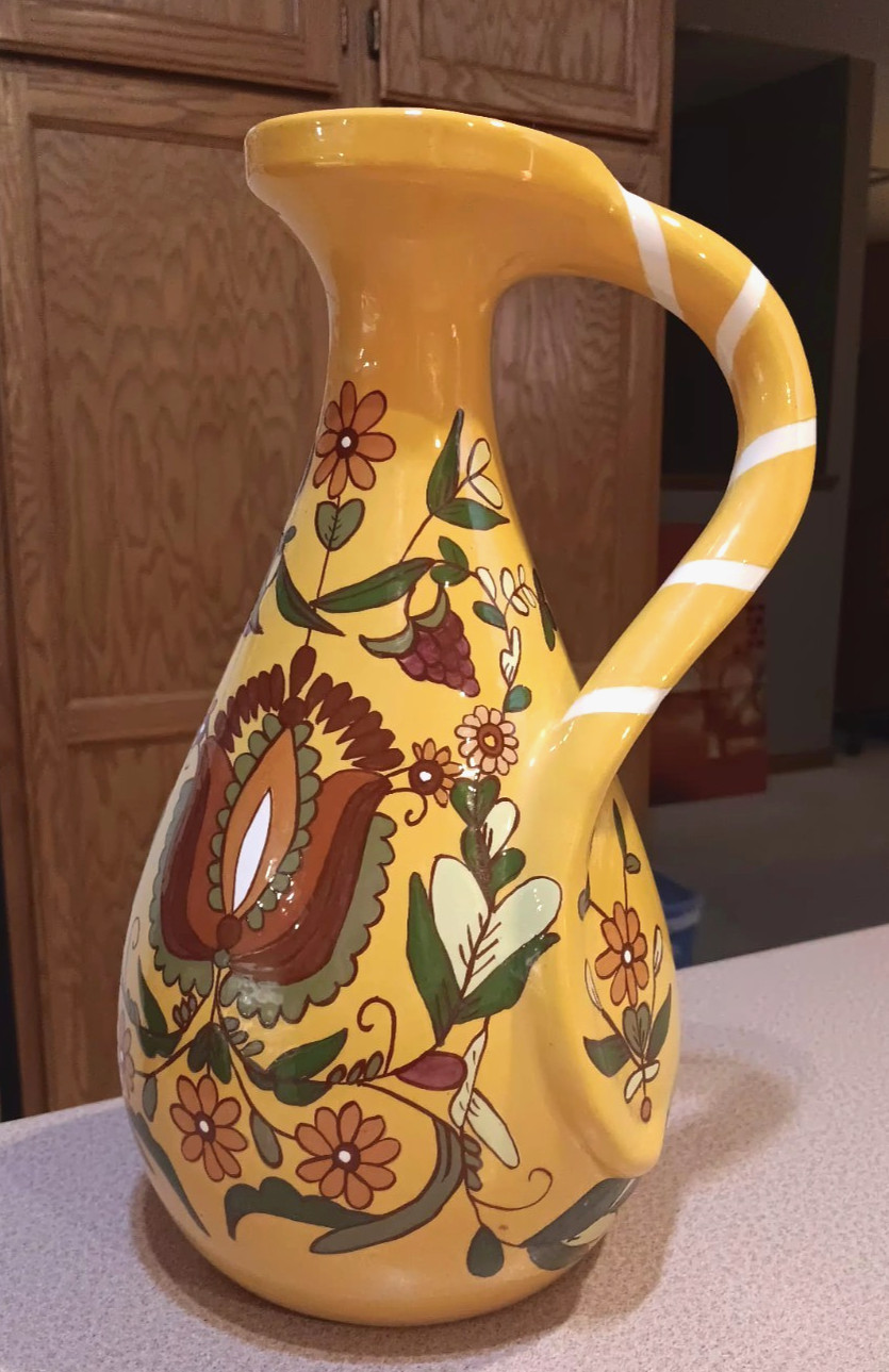 Vintage Artist Signed Марійка Кулас Mariyka Kulas Pottery VASE Ukraine Ukrainian