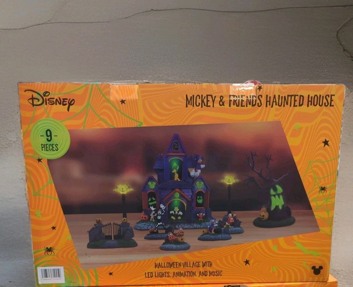 Disney Mickey & Friends Haunted House Halloween Village 9-Piece Set Lights NEW