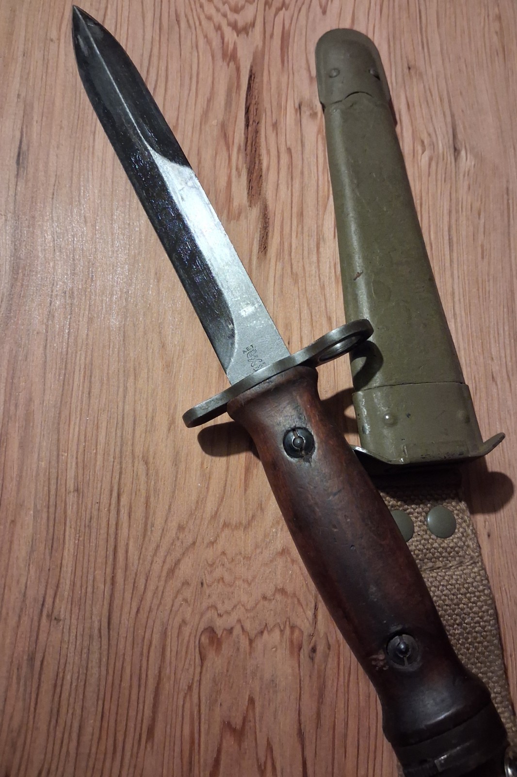 A.E.T. US-M4 M1 Carbine Bayonet & Scabbard Italian Mfg 1955