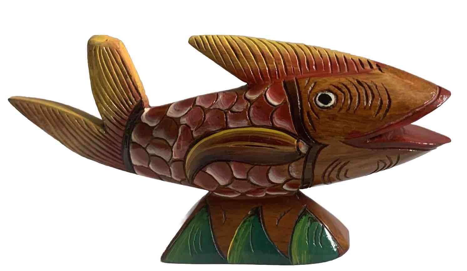 VTG Hand Carved Painted Primitive Folk Art Fish Lake Beach House Cabin Decor
