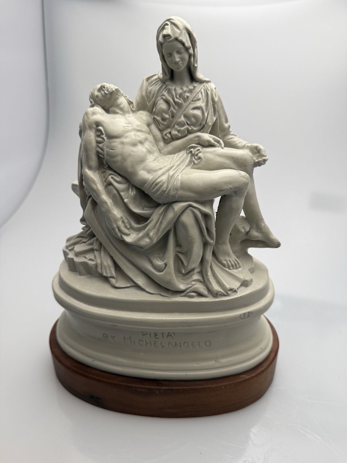 Vintage 1965 Austin Productions Pieta Statue Michelangelo Replica Wood Base 11\