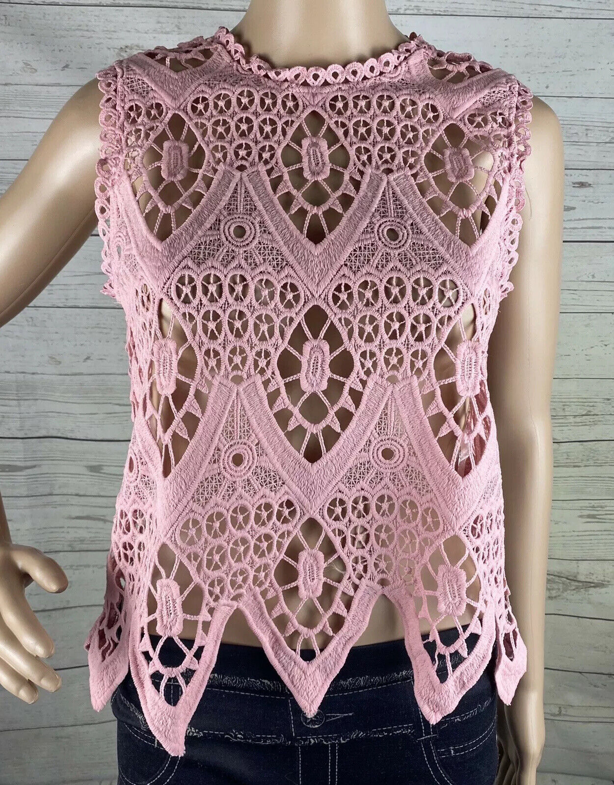 Love J Crochet Lace Tank Top Medium Pink Open Knit Pointed Hemline Sexy Shirt