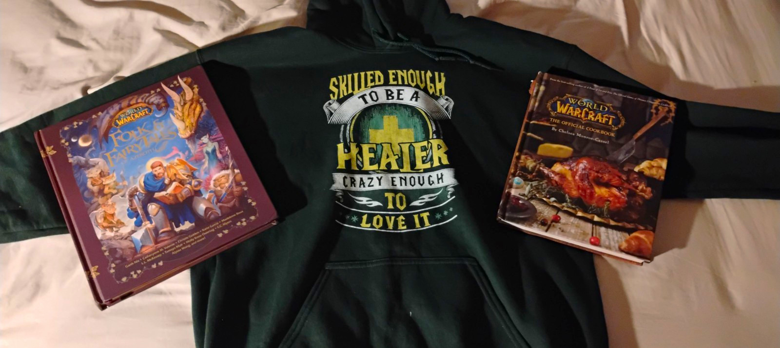 Warcraft WoW Healer Hoodie (L)+ HC Folk & Fairytales+ Cookbook + Holo SW Figure