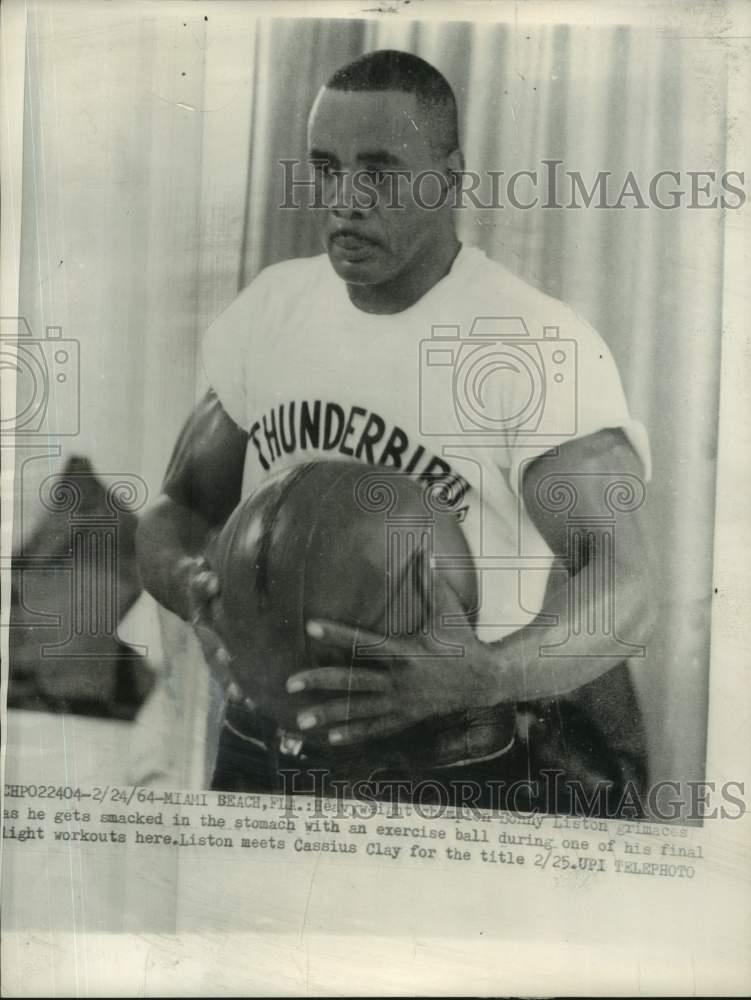1964 Press Photo - FL - Boxer Sonny Liston Works Out with Exercise Ball