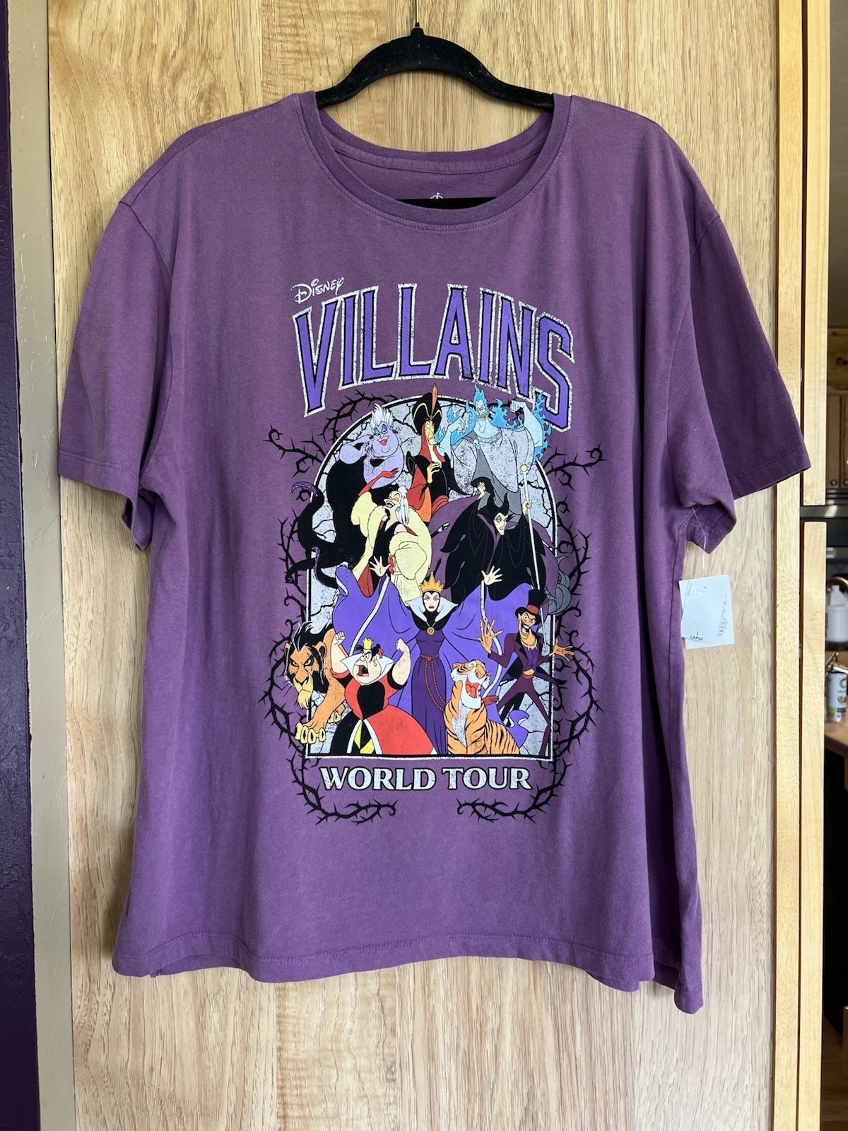 Disney Parks Villains World Tour T Shirt Large Purple Ursula Cruella Evil Queen