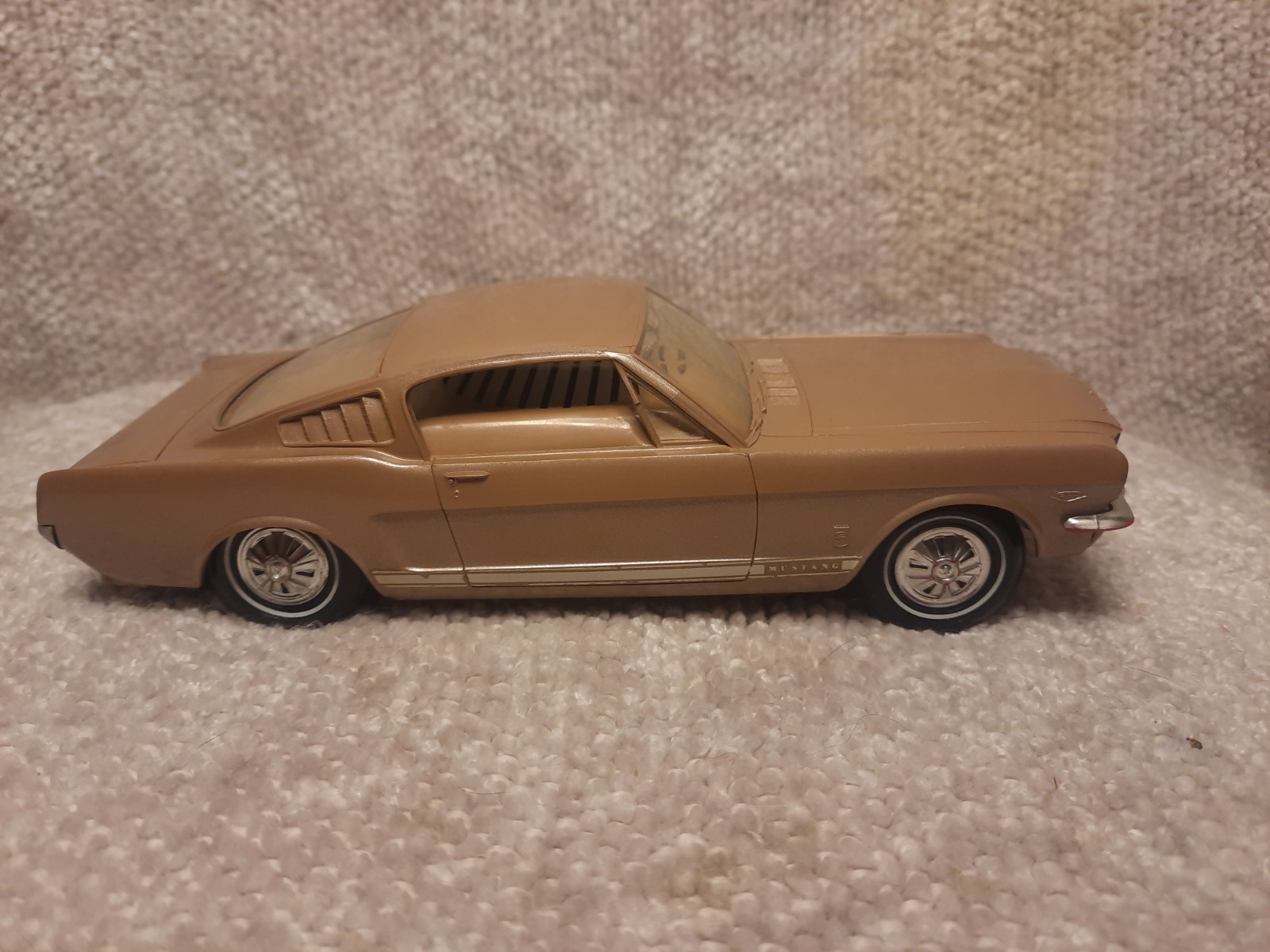 Vintage 1966 Ford Mustang Fastback Promo Battery Operated AM Radio Philco corp.
