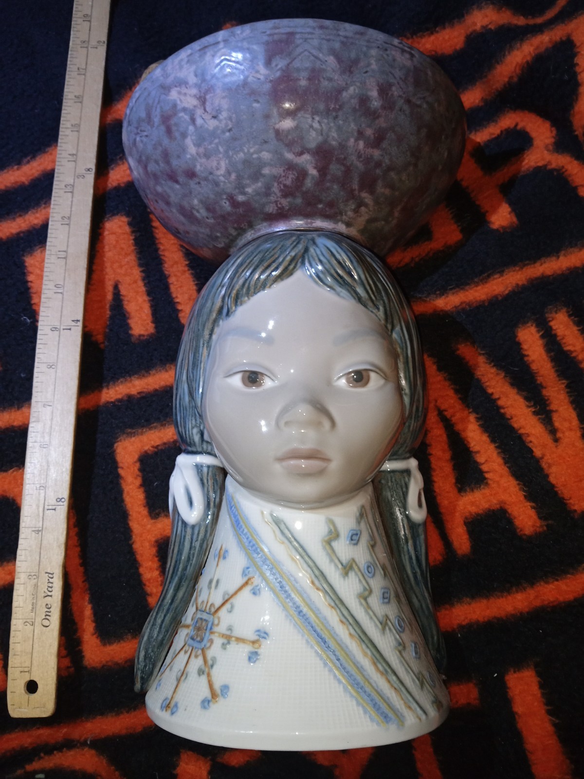 Tell Me What It\'s Worth 😀😀😀 Lladro Eskimo Girl Fruit Bowl Figurine