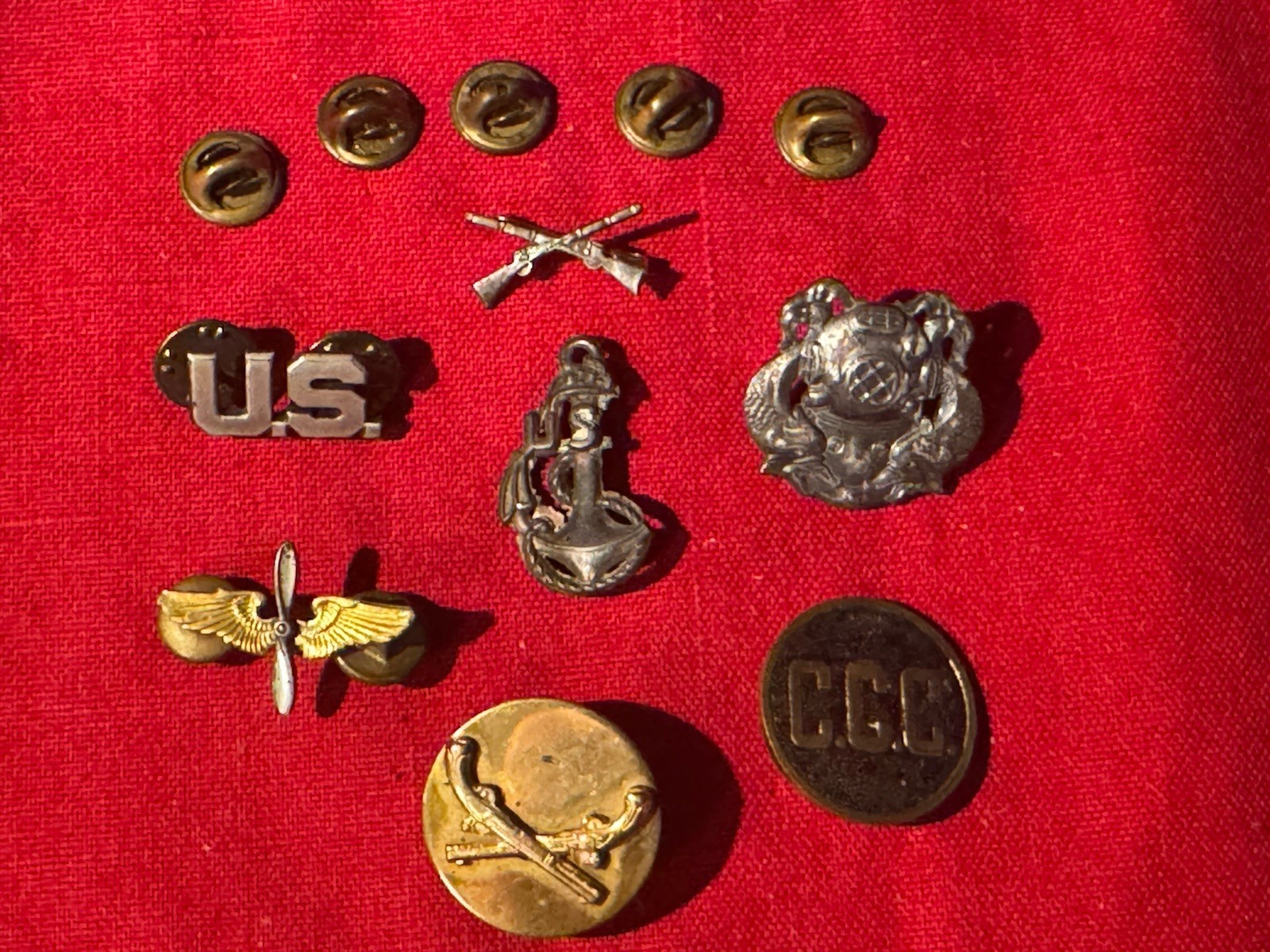 Lot of 7 Vintage US Military Pins & Badges WWII Army Air Corps Navy Diver CCC