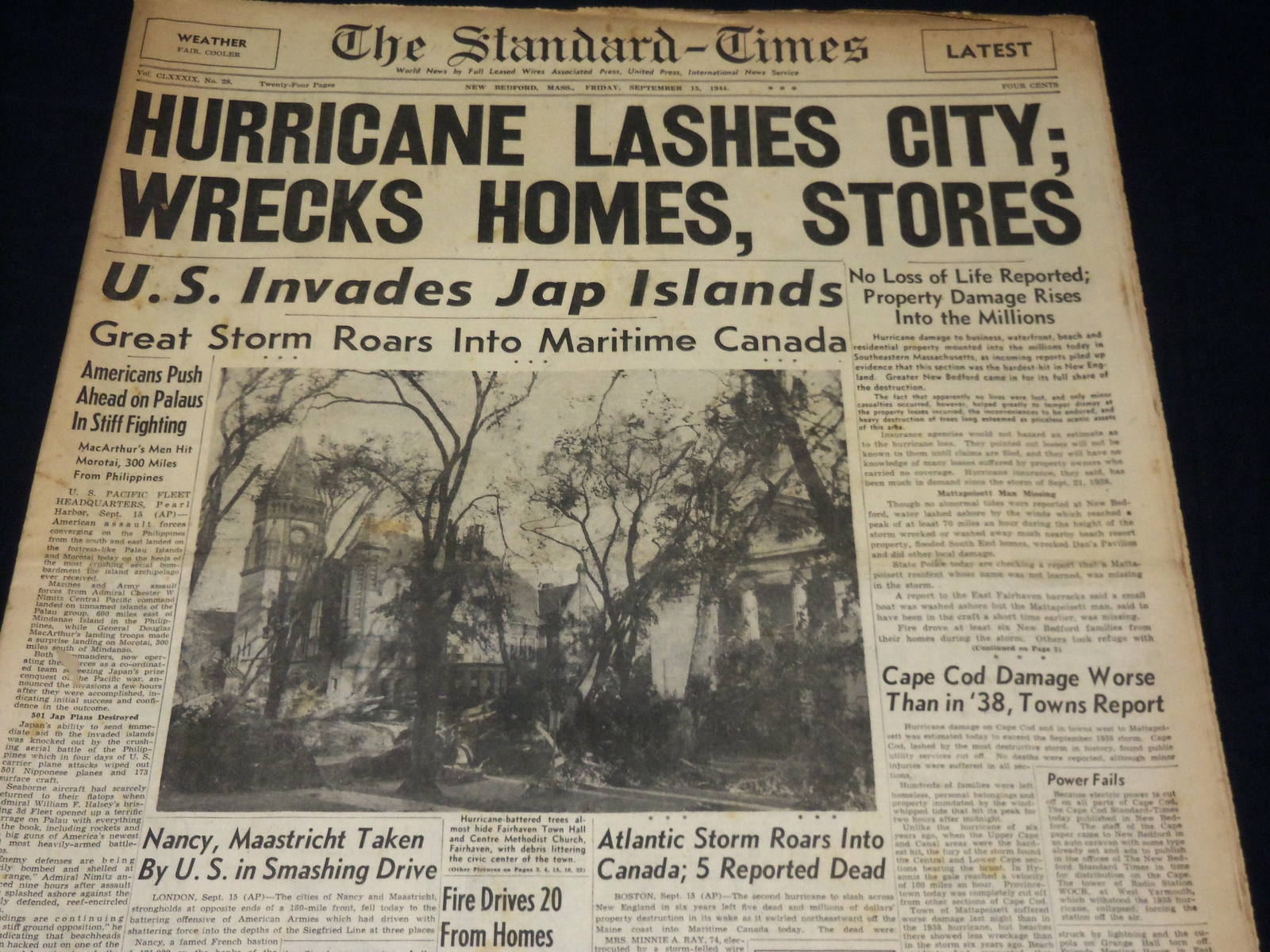 1944 SEPTEMBER 15 NEW BEDFORD STANDARD TIMES - HURRICANE LASHES CITY - NT 8908