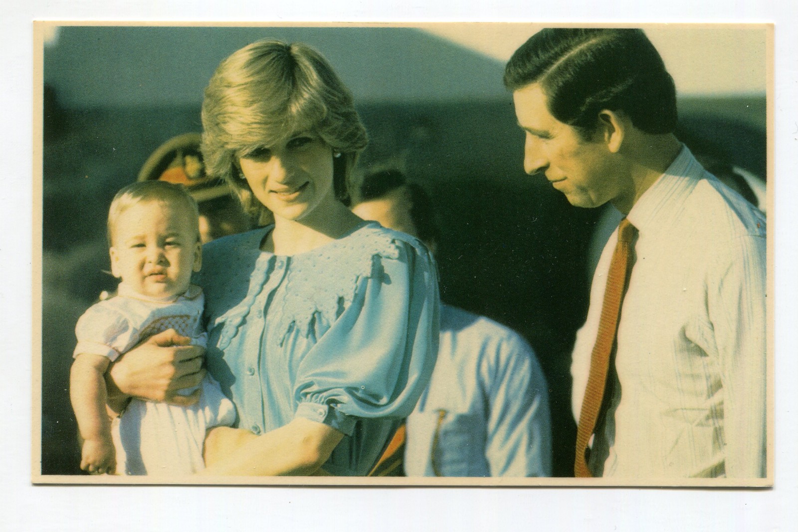 THE PRINCE AND PRINCESS WITH PRINCE WILLIAM ARRIVE IN ALICE SPRINGS