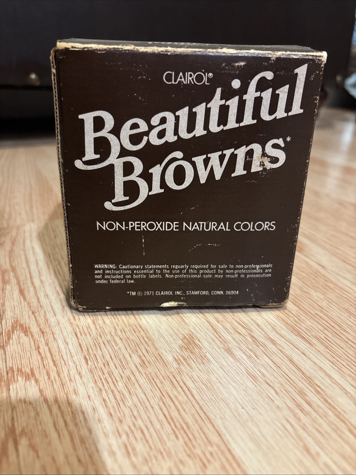 Vintage 1970's Clairol Beautiful Browns Hair Dye. Cool collectors item￼