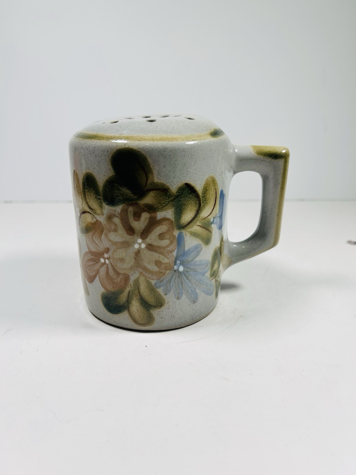 VTG Louisville Stoneware Made in Kentucky Country Flowers Pepper / Flour Shaker