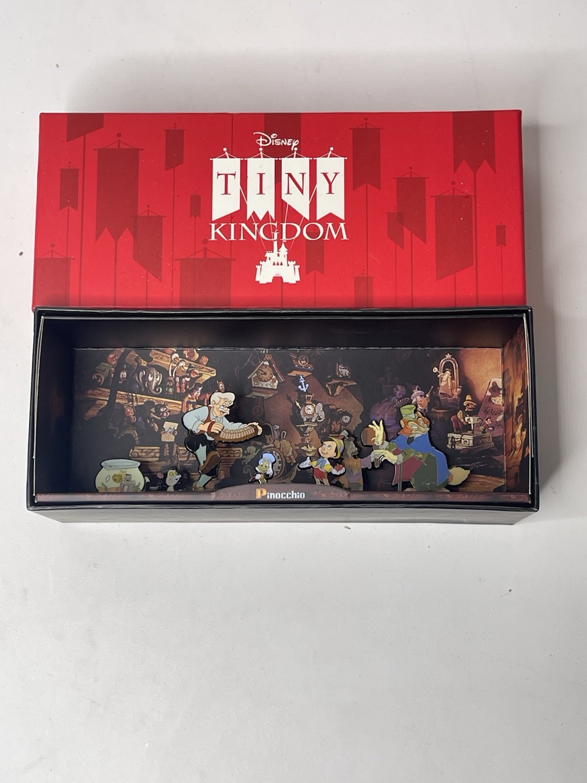 Disney TINY KINGDOM Pinocchio 5 Piece Diorama Flat-Enamel Boxed Set Sliding NIB