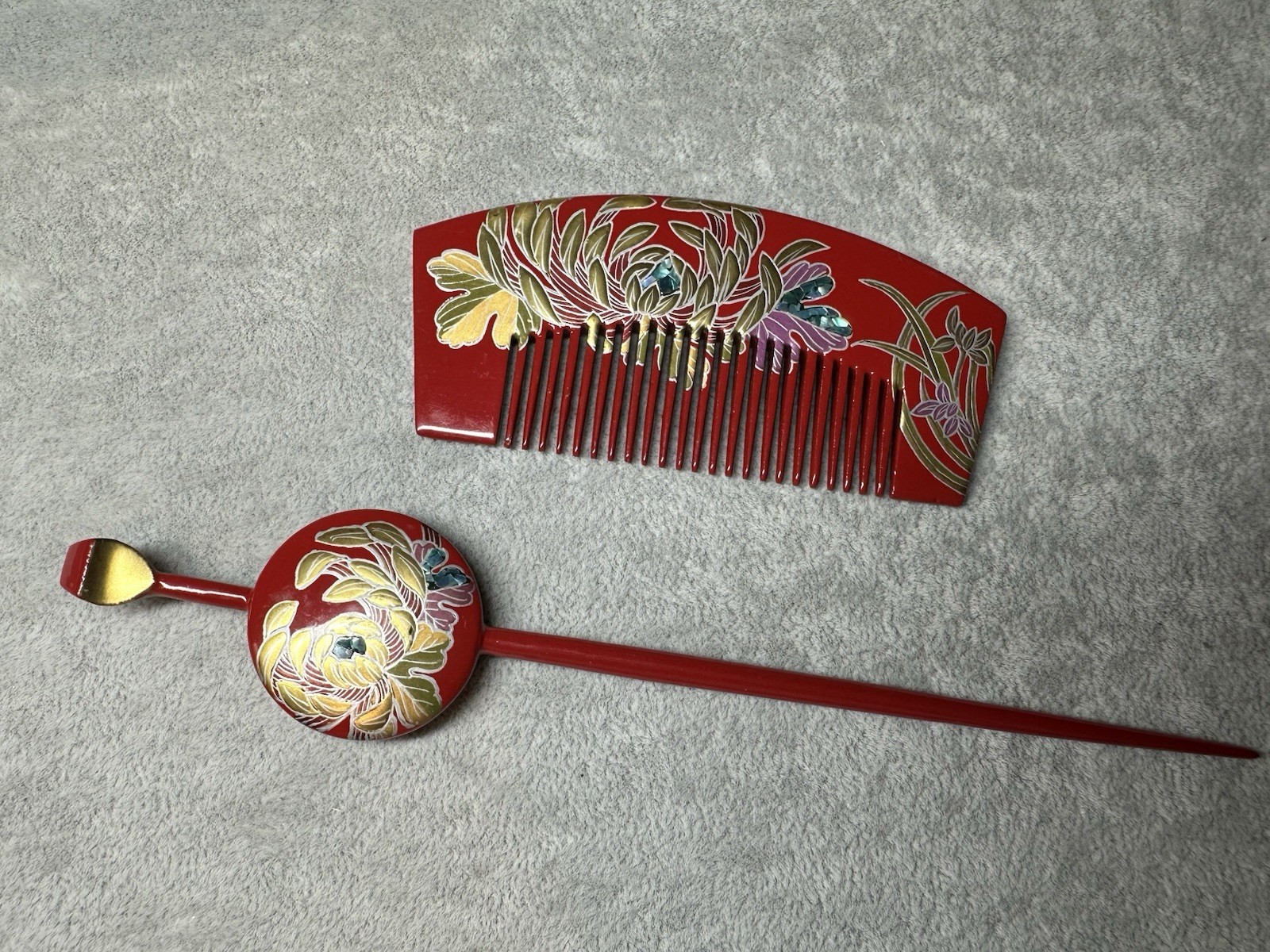 Vintage Japanese Kimono Hair Comb & Kanzashi Pin Set Red Lacquer Gold Floral