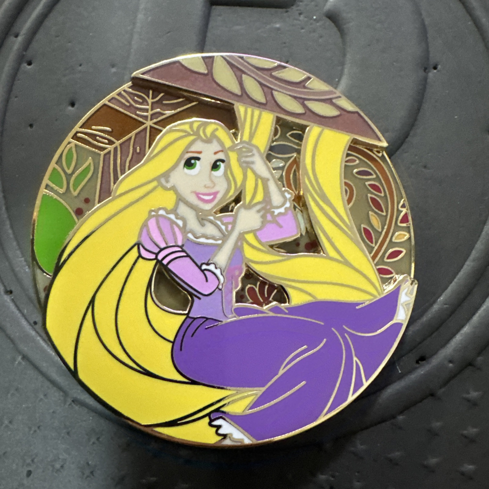 Disney Tangled Rapunzel “When Does My Life Begin” LE 50 Fantasy Pin