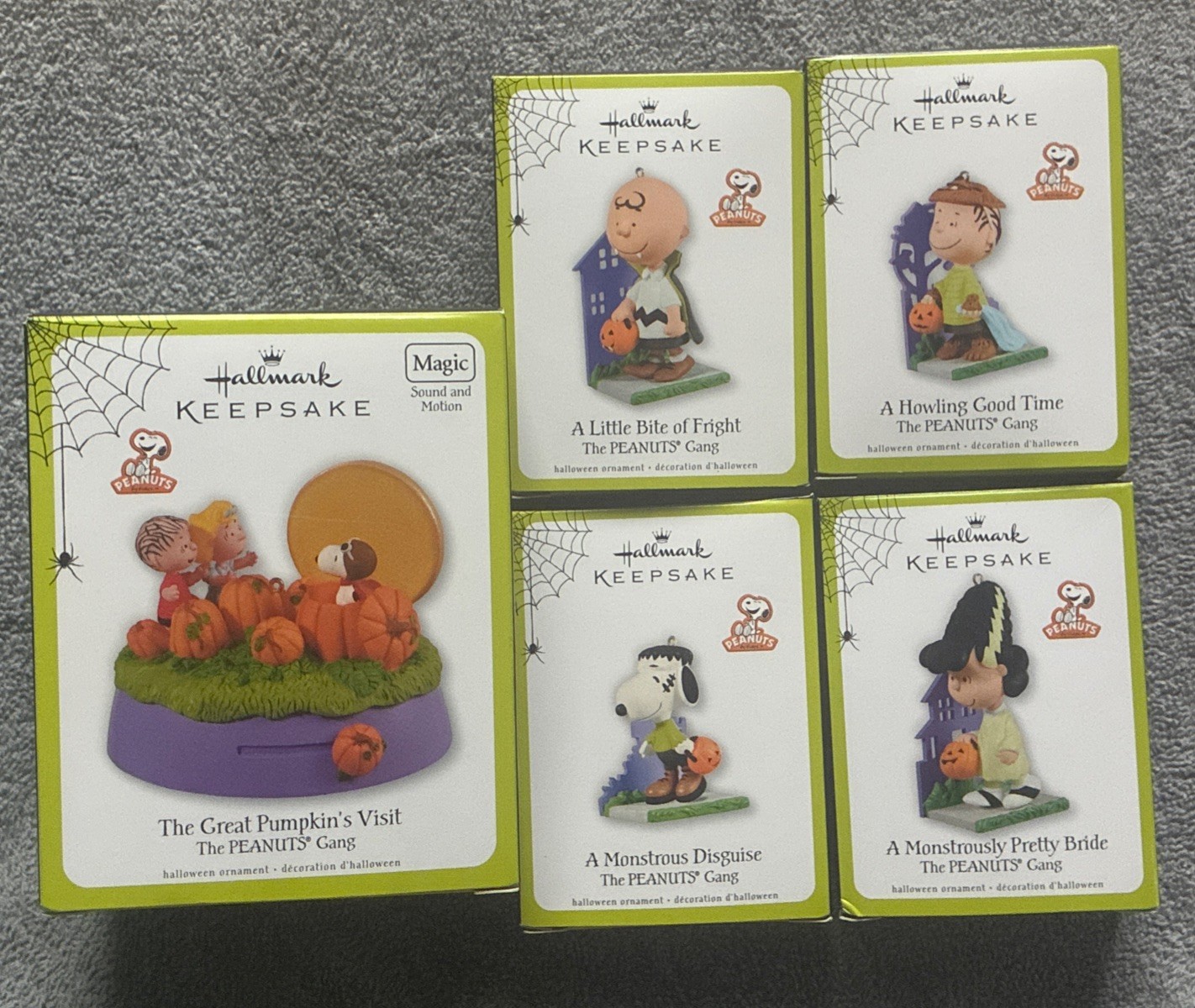 Hallmark Keepsake 2011 Peanuts Halloween Ornament Lot of 5 Complete Set Magic