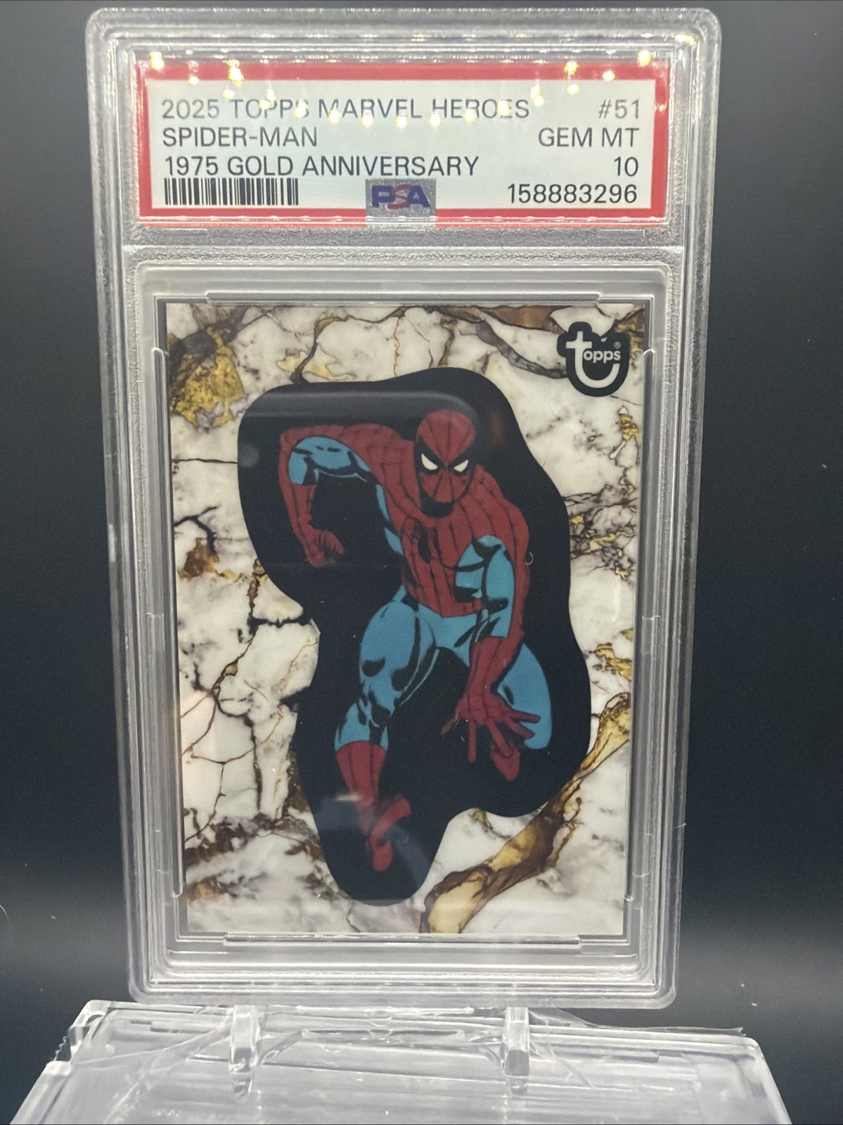 2025 TOPPS MARVEL COMIC BOOK HEROES 1975 GOLD ANNIVERSARY #51 SPIDER-MAN PSA 10