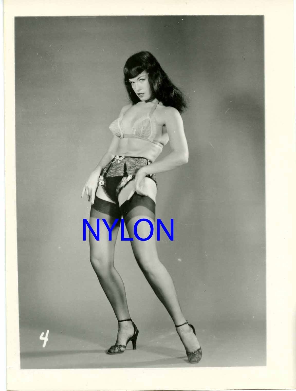 RARE BETTIE PAGE VINTAGE 1950\'s 4 x 5 PHOTOGRAPH