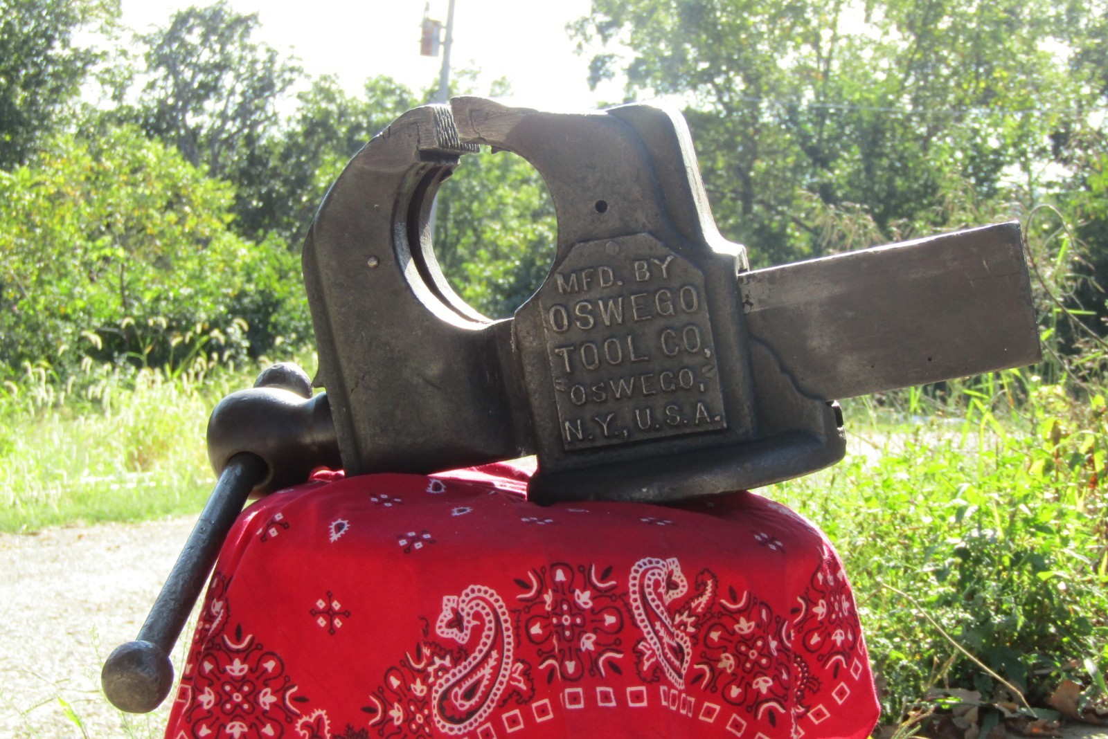 Oswego NY, USA - Pipe Vice - Cast Iron _ 1920's_Vintage Pre War_ Heavy Duty