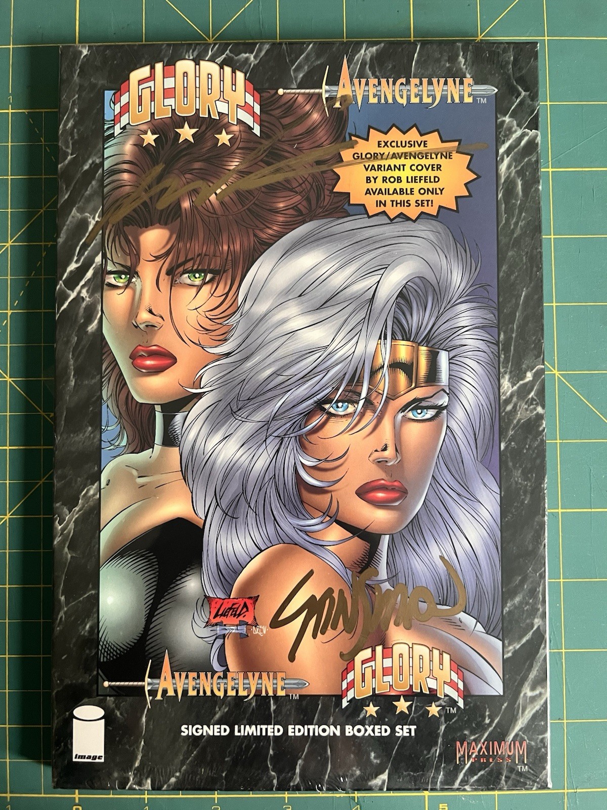 Glory Avengelyne Signed Comic Limited Edition Box Set. Signed By Rob Liefield NM