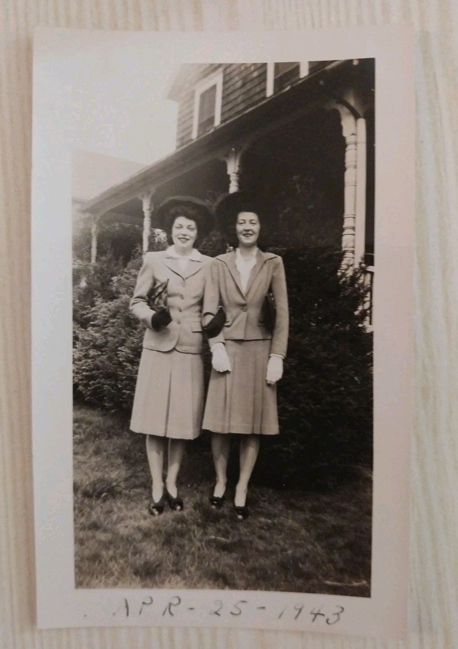 Vintage 1943 Photo Pretty Women 1940s Skirt Suit WWII Homefront Fashion Snapshot