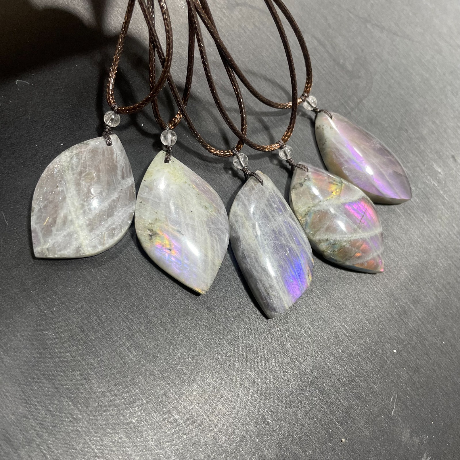 5pcs Raw NATURAL Rainbow Purple Labradorite Pendant stone Quartz Crystal 5pcs Raw NATURAL Rainbow Purple Labradorite Pendant stone Quartz Crystal