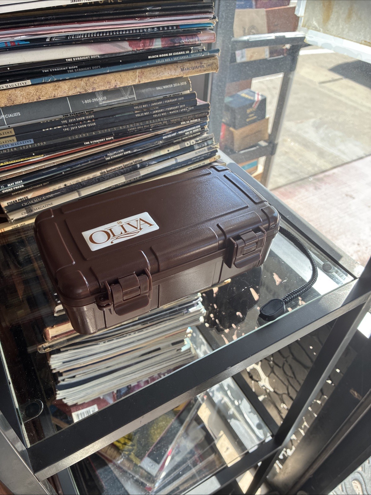 Oliva 10ct Heavy Duty Travel Humidor - Brown. BRAND NEW