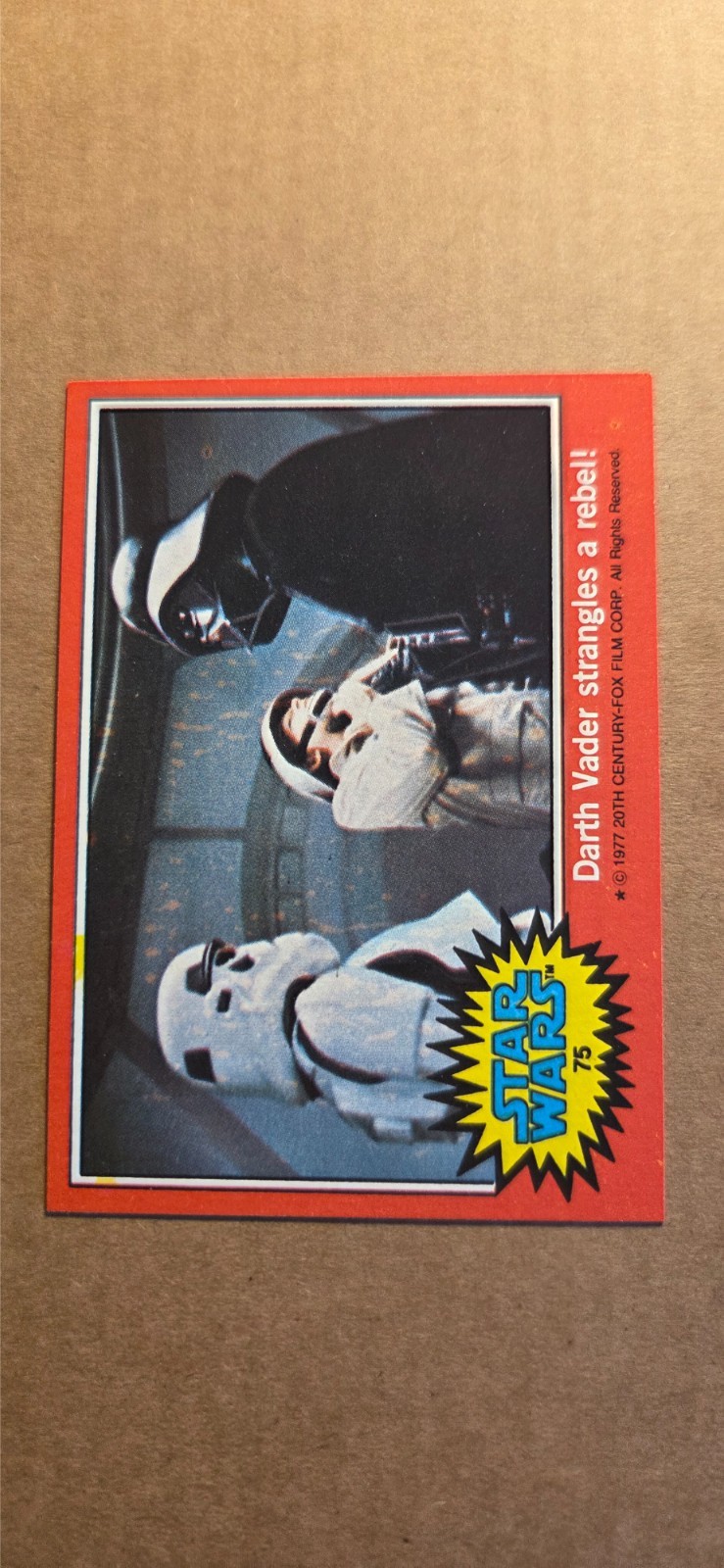 1977 TOPPS STAR WARS DARTH VADER STRANGLES A REBEL 75 NM*