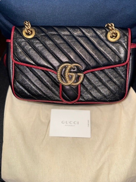 Pre-owned Authentic Gucci Black with Red Trim Marmont Bag